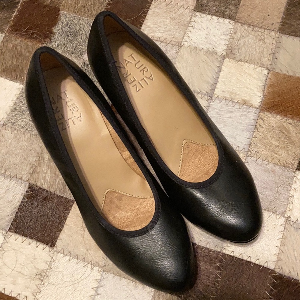 Naturalizer Naomi Black Heel